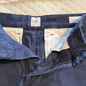 GAP Men Navy Essential Khaki Shorts size 31
